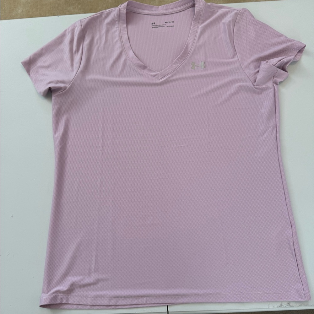 Under Armour Women's Light Purple V-Neck Top